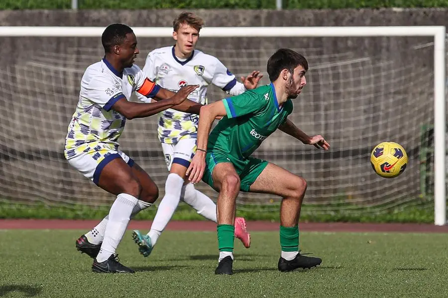 Sport Calcio Lodrino Promozione Lodrino Orsa Iseo nella foto  Micheletti Edy  Simpsi Lorenzo 13/10/2024@newreporter