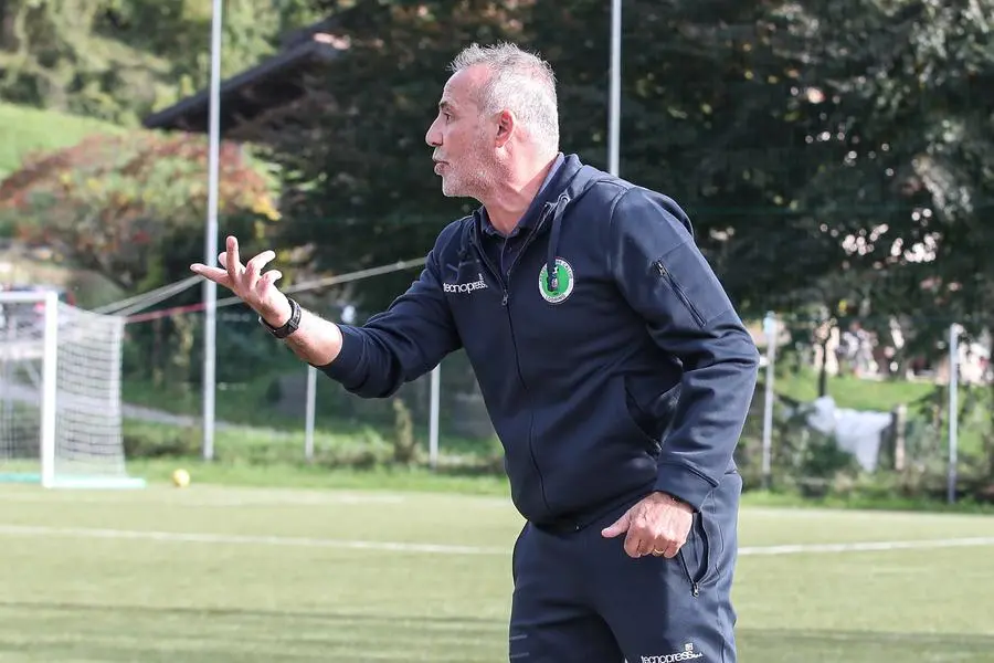 Sport Calcio Lodrino Promozione Lodrino Orsa Iseo nella foto  mister Bertoni Guido  13/10/2024@newreporter