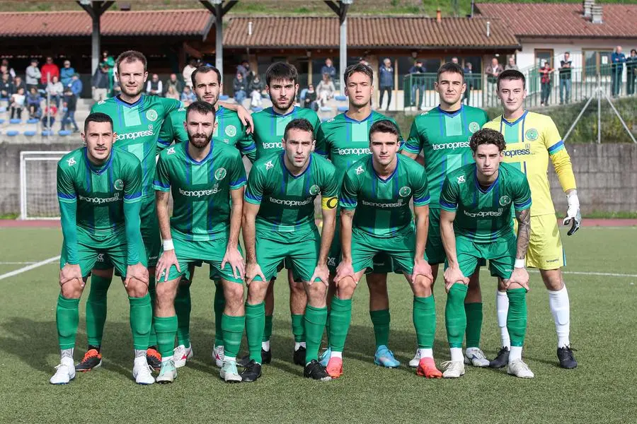 Sport Calcio Lodrino Promozione Lodrino Orsa Iseo nella foto  la formazione del Lodrino  13/10/2024@newreporter