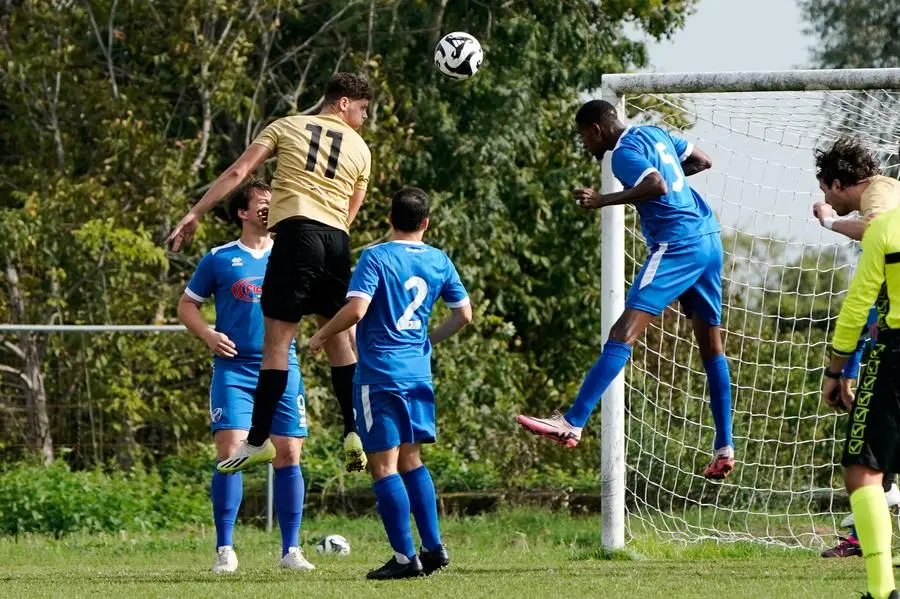 SPORT CALCIO SECONDA CATEGORIA REMEDELLO-GSR CASTELCOVATI NELLA FOTO UN MOMENTO DI GIOCO 13-10-2024 perteghella@newreporter