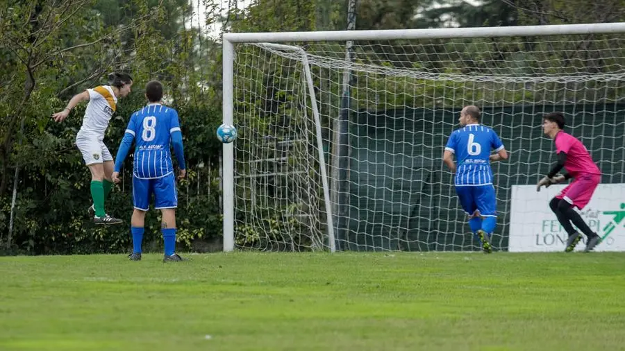 SPORT CALCIO SECONDA CATEGORIA VIRTUS FERALPI LONATO - SANT'ANDREA CONCESIO NELLA FOTO GOL VIRTUS FERALPI LONATO GOL DI LONATI PIETRO (VIRTUS FERALPI LONATI) 13-10-2024 Marazzani@newreporter 