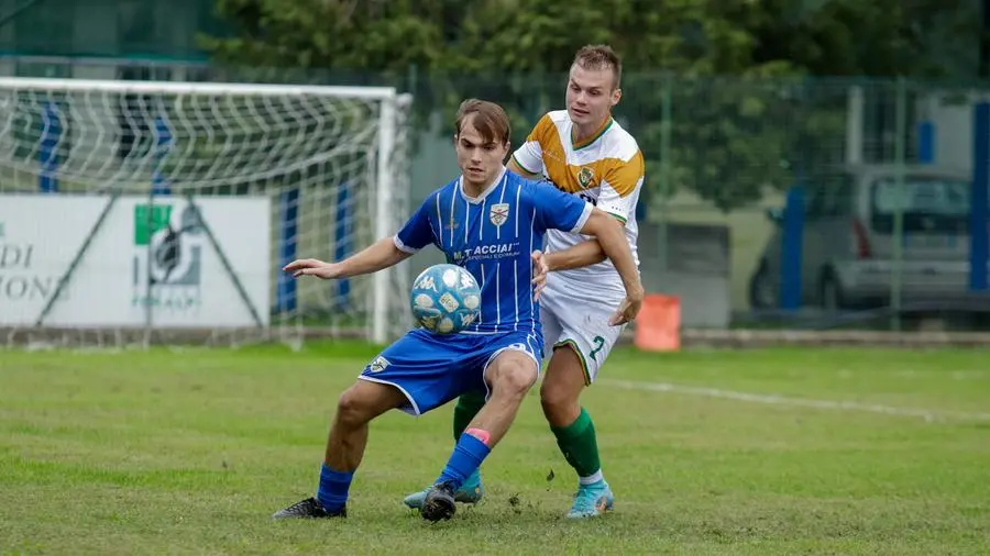 SPORT CALCIO SECONDA CATEGORIA VIRTUS FERALPI LONATO - SANT'ANDREA CONCESIO NELLA FOTO TELO' ROBERTO (SANT'ANDREA CONCESIO) E ZANI LUCA (VIRTUS FERALPI LONATI) 13-10-2024 Marazzani@newreporter 