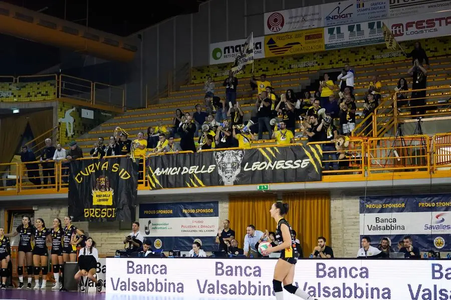 SPORT VOLLEY FEMMINILE BRESCIA SERIE A2 VALSABBINA BRESCIA - PICCO LECCO NELLA FOTO CURVA VALSABBINA    13-10-2024 perteghella@newreporter