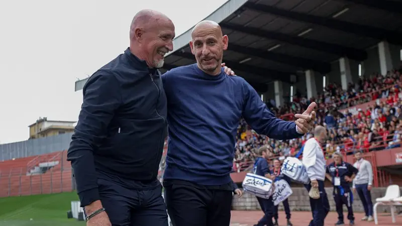 Solo Possanzini (nella foto con Maran) e Pagliuca sono in carica da più tempo in tutta la B - Foto New Reporter Nicoli © www.giornaledibrescia.it