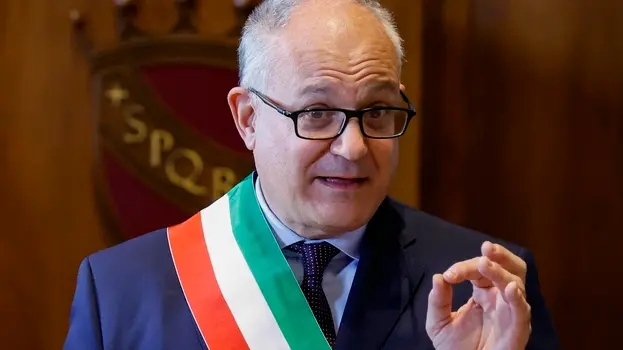 epa11660492 Major of Rome Roberto Gualtieri speaks during a ceremony to hand over the Lupa Capitolina (Capitoline She-wolf) award to US director Francis Ford Coppola, in Rome, Italy, 15 October 2024. EPA/FABIO FRUSTACI