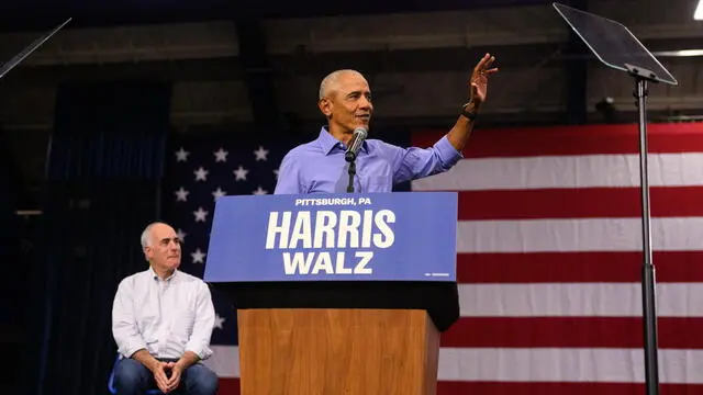 epa11653626 Former US President Barack Obama greets people at a campaign event for Vice President and Democratic presidential nominee Kamala Harris at the University of Pittsburgh's Fitzgerald Field House in Pittsburgh, Pennsylvania, USA, 10 October 2024. Obama will continue to campaign for Harris in battleground states until the presidential election on 05 November. EPA/JUSTIN MERRIMAN