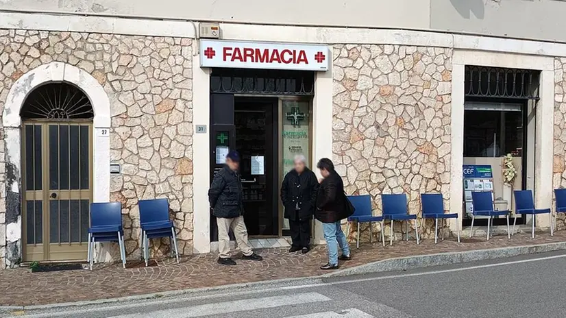 Fila a Preseglie per scegliere il medico di base - © www.giornaledibrescia.it