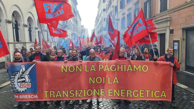 La delegazione bresciana della Fiom a Roma © www.giornaledibrescia.it