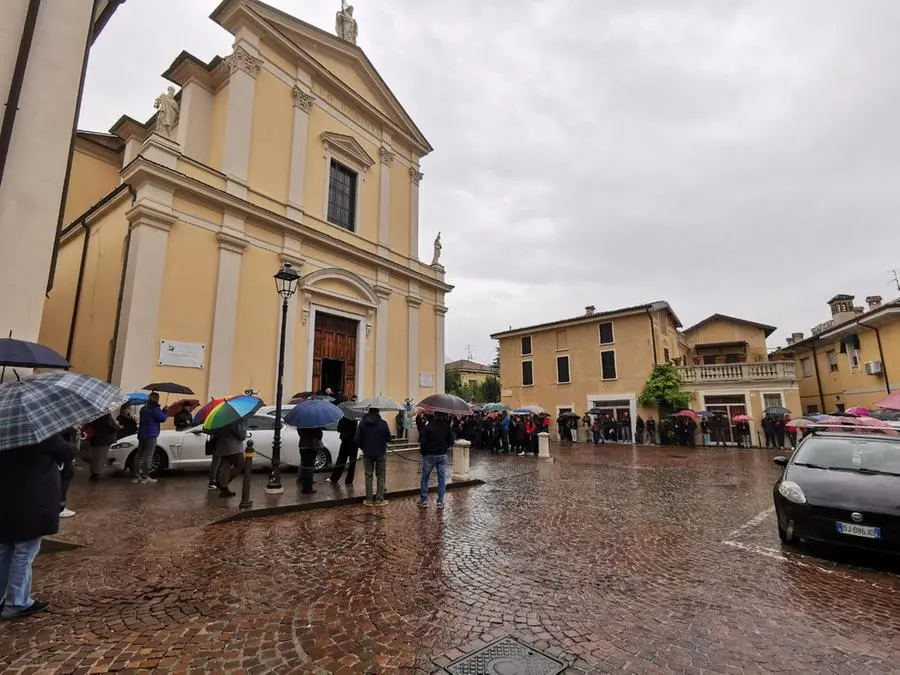 Il funerale di Nicola Faroni