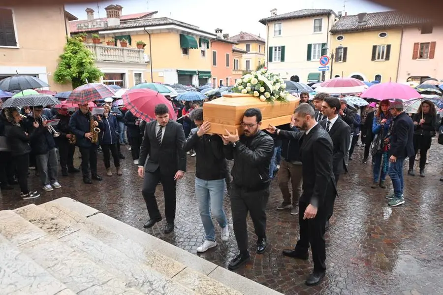 Il funerale di Nicola Faroni