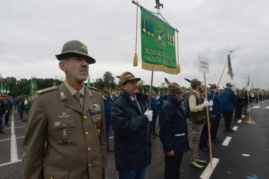 La sfilata del Raduno alpino del Secondo Raggruppamento