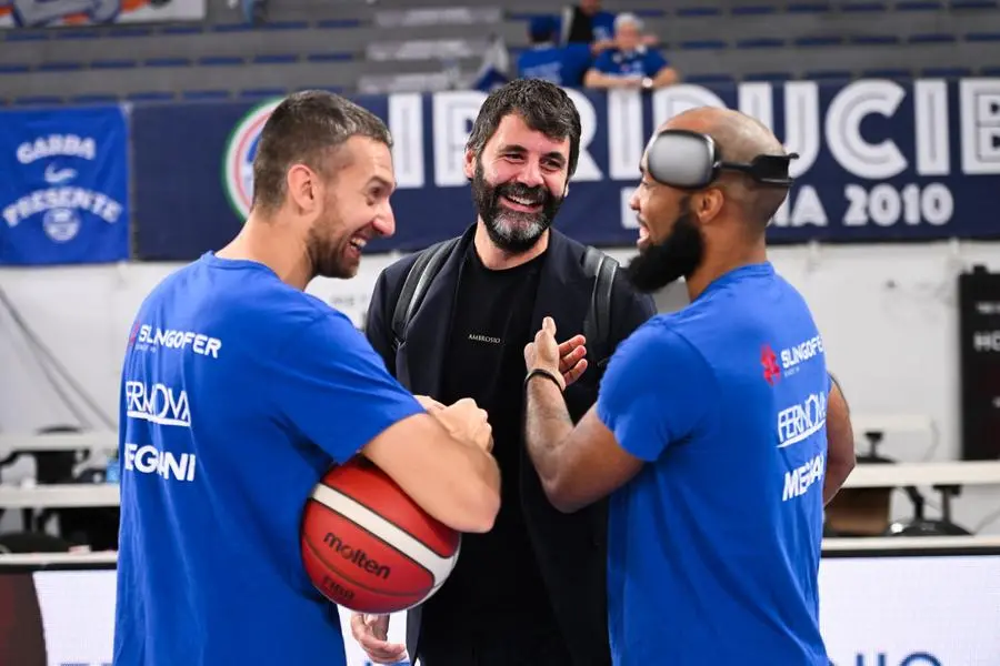 Basket, gli scatti di Germani-Sassari