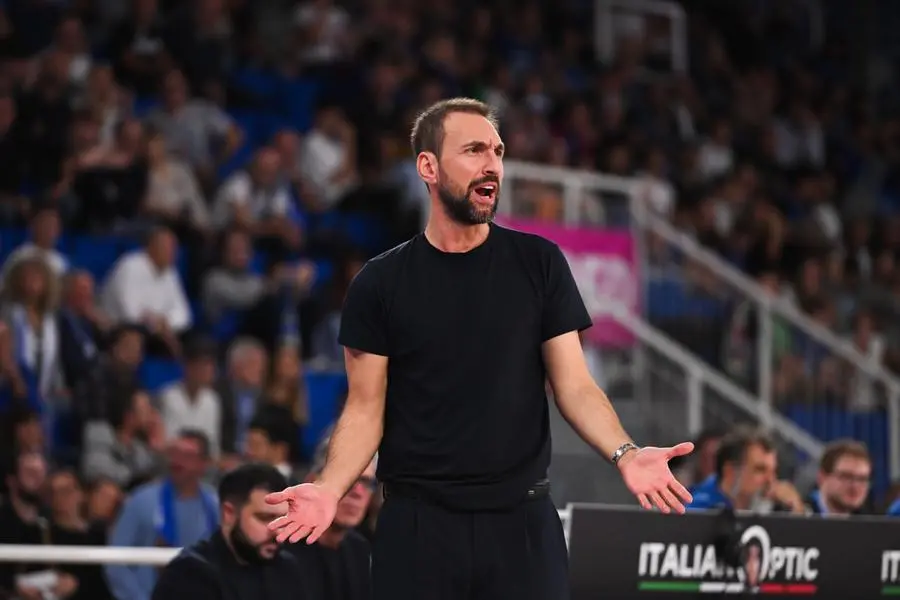 Basket, gli scatti di Germani-Sassari