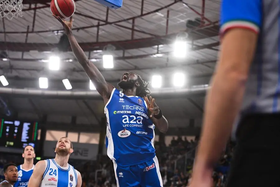 Basket, gli scatti di Germani-Sassari