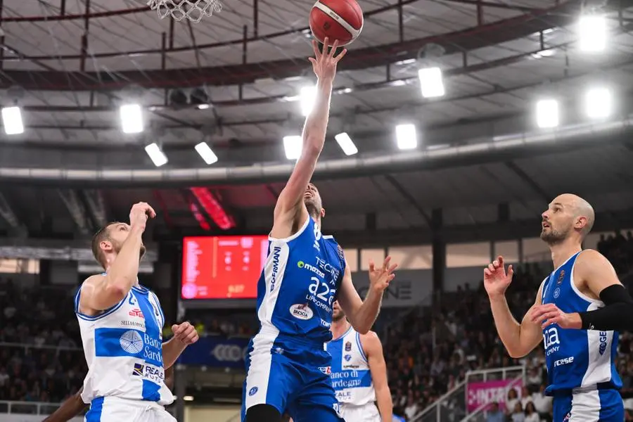 Basket, gli scatti di Germani-Sassari