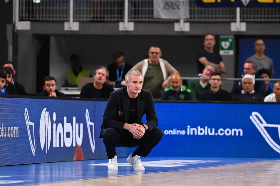 Basket, gli scatti di Germani-Sassari