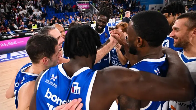 Basket, gli scatti di Germani-Sassari