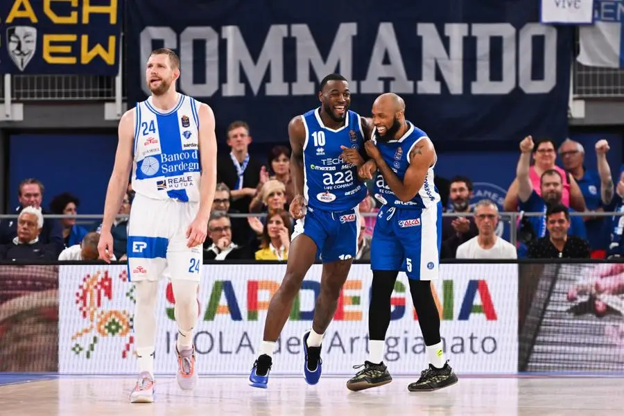 Basket, gli scatti di Germani-Sassari