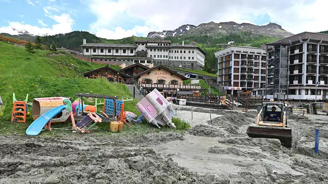 Danni caisati da maltempo a cervinia. Torino, 1 luglio 2024 ANSA/ALESSANDRO DI MARCO