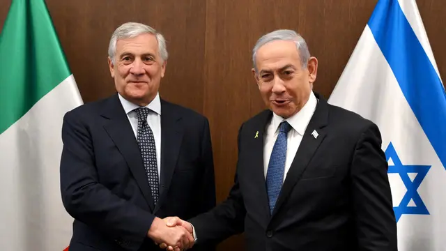 ministro degli Esteri Antonio Tajani, durante l'incontro con il Primo Ministro israeliano, Benjamin Netanyahu, Tel Aviv, 21 ottobre 2024. ANSA/ALESSANDRO DI MEO - - - - - - Foreign Minister Antonio Tajani, during the meeting with Israeli Prime Minister Benjamin Netanyahu, Tel Aviv, 21 October 2024. ANSA/ALESSANDRO DI MEO