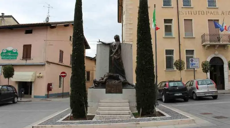 Il Monumento ai Caduti di Lonato