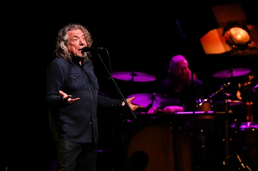 SPETTACOLI BRESCIA TEATRO CLERICI ROBERT PLANT NELLA FOTO UN MOMENTO DEL CONCERTO 23-10-2024 Checchi@newreporter