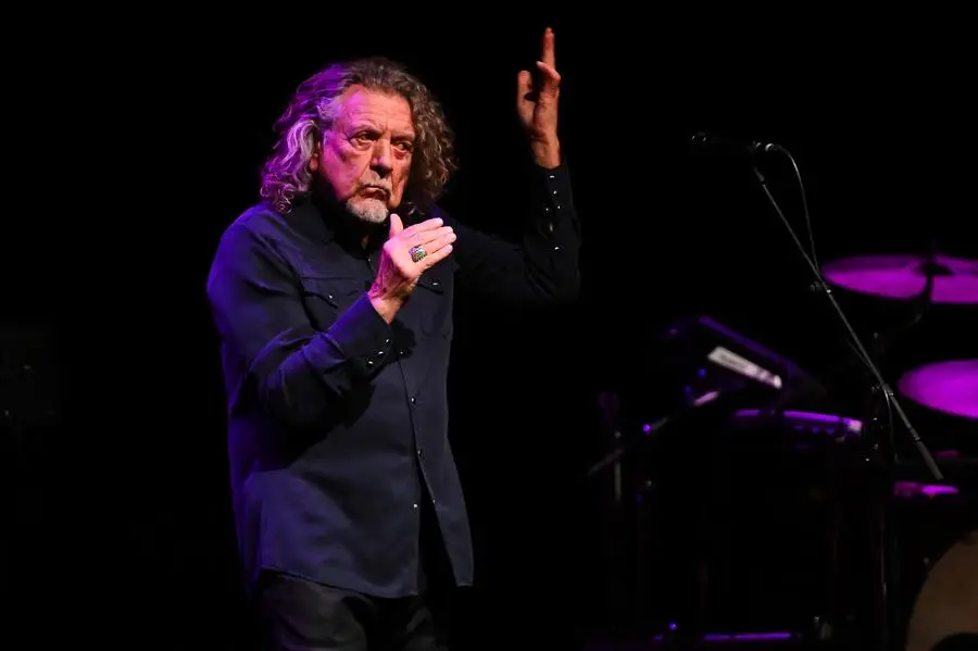 SPETTACOLI BRESCIA TEATRO CLERICI ROBERT PLANT NELLA FOTO UN MOMENTO DEL CONCERTO 23-10-2024 Checchi@newreporter