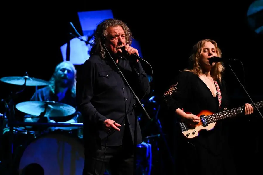 SPETTACOLI BRESCIA TEATRO CLERICI ROBERT PLANT NELLA FOTO UN MOMENTO DEL CONCERTO 23-10-2024 Checchi@newreporter