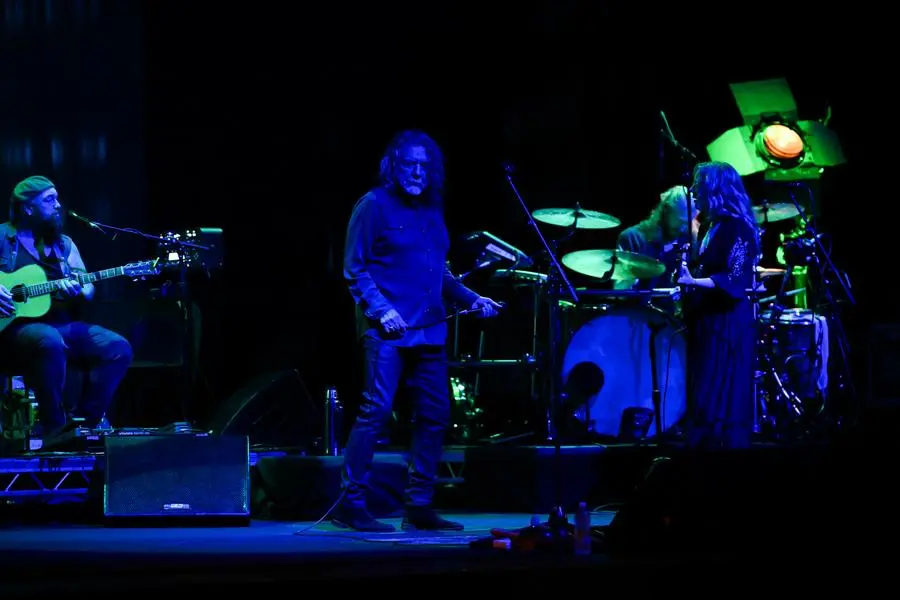 SPETTACOLI BRESCIA TEATRO CLERICI ROBERT PLANT NELLA FOTO UN MOMENTO DEL CONCERTO 23-10-2024 Checchi@newreporter