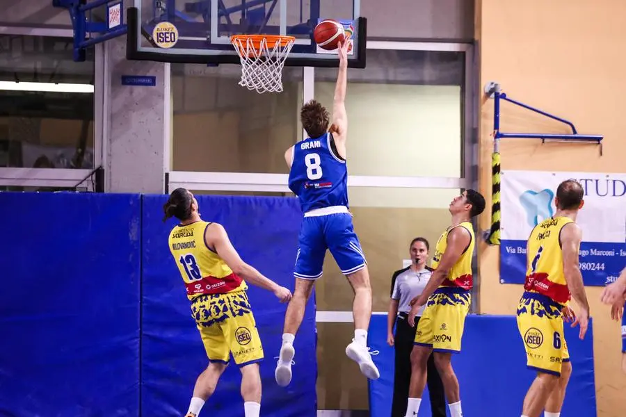 SPORT BASKET CAMPIONATO SERIE B ISEO BASKET - GARDONESE NELLA FOTO GRANI 24-10-2024 Comincini@newreporter