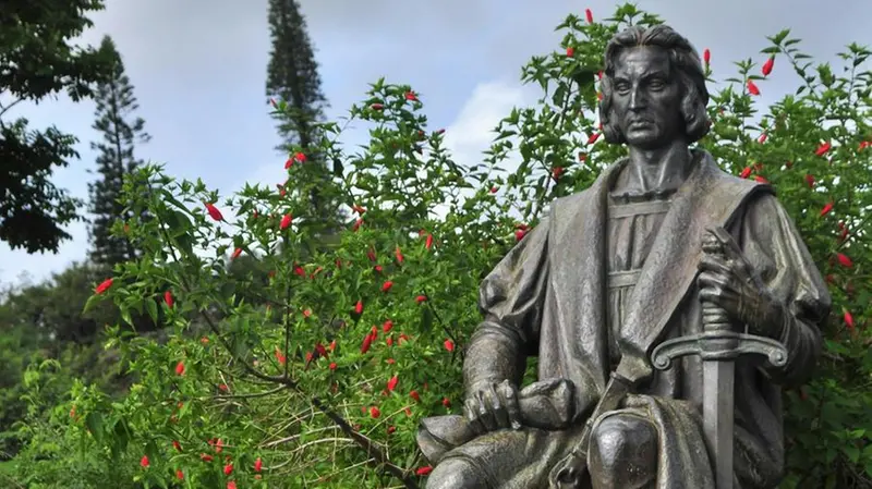 Una statua di Cristoforo Colombo - Foto Pexels