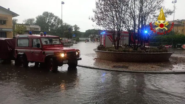 FORLI' - - interventi e riprese dall'alto nelle zone maggiormente colpite da ondata maltempo del 19 ottobre