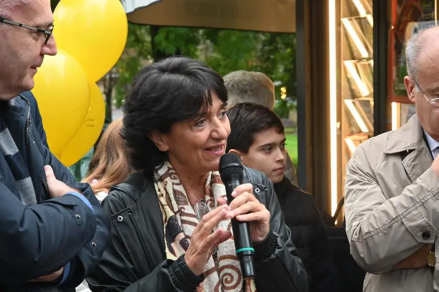 CRONACA BRESCIA VIALE REBUFFONE INAUGURAZIONE EDICOLA PROGETTO " IN EDICOLA " REDAZIONE CRONACA 26-10-2024 GABRIELE STRADA NEW EDEN GROUP                             