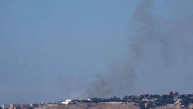 epa11634070 Smoke rises as a result of an Israeli airstrike near Maroun El Ras village in southern Lebanon, as seen from the Israeli side of the border, northern Israel, 30 September 2024. The Israeli military announced on 30 September that it had 'eliminated' the head of the Lebanon Branch of Hamas during an overnight 'IDF and ISA intelligence-based operation' in Lebanon. The Israel Defense Forces (IDF) said they 'will continue to strike, harm, and degrade' Hezbollah's military in Lebanon. EPA/ATEF SAFADI