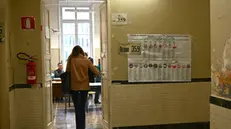 Cittadini liguri al voto per l'elezione del presidente della regione Liguria. Genova, 27 ottobre 2024. ANSA/LUCA ZENNARO