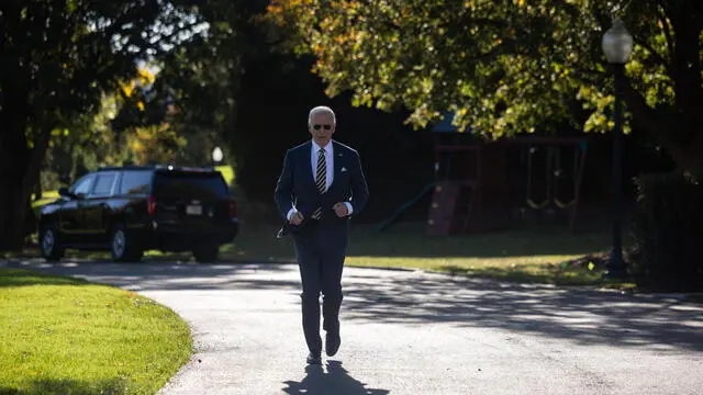 epa11681384 US President Joe Biden walks to speak with media representatives before departing the White House in Washington, DC, USA, 24 October 2024. President Biden is traveling to Phoenix, Arizona, to address the Gala River Indian Community on Friday before heading to Wilmington, Delaware. EPA/TIERNEY L. CROSS / POOL