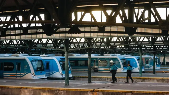 epa11329347 People walk at the Constitucion train station during the general strike in Buenos Aires, Argentina 09 May 2024. Calm is the general rule with which Argentina has lived since midnight (03:00 GMT), the beginning of a 24-hour general strike, the second under the mandate of the ultra-liberal Javier Milei as President of the country. EPA/Juan Ignacio Roncoroni