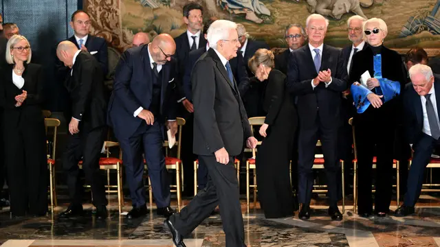 Il Presidente della Repubblica, Sergio Mattarella, durante la cerimonia di consegna delle insegne di Cavaliere dell'Ordine ''Al Merito del Lavoro'' al Quirinale, Roma, 30 ottobre 2024. ANSA/ETTORE FERRARI