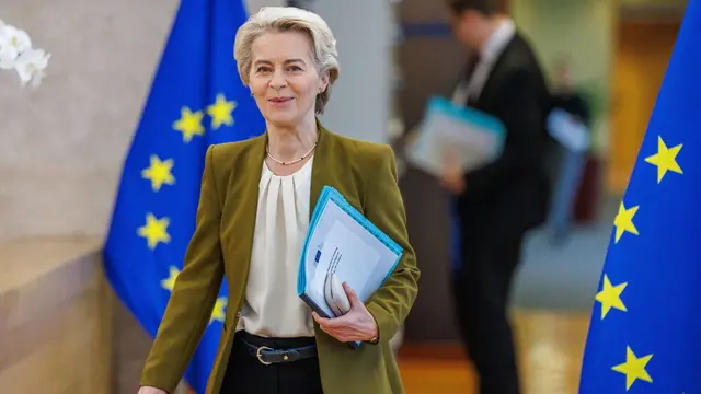 epa11691997 EU Commission President Ursula von der Leyen arrives at the EU Commission weekly college of European Commissioners meeting in the European Commission in Brussels, Belgium, 30 October 2024. EPA/OLIVIER MATTHYS