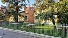 I due avevano gettato alcune bustine nel giardino della scuola - © www.giornaledibrescia.it