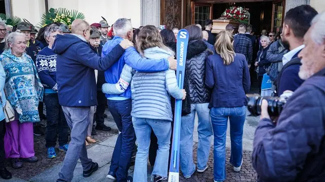 Il funerale della sciatrice Matilde Lorenzi morta dopo una caduta in Val Senales, presso la chiesa di San Lorenzo a Giaveno. Torino 31 ottobre 2024 ANSA/TINO ROMANO