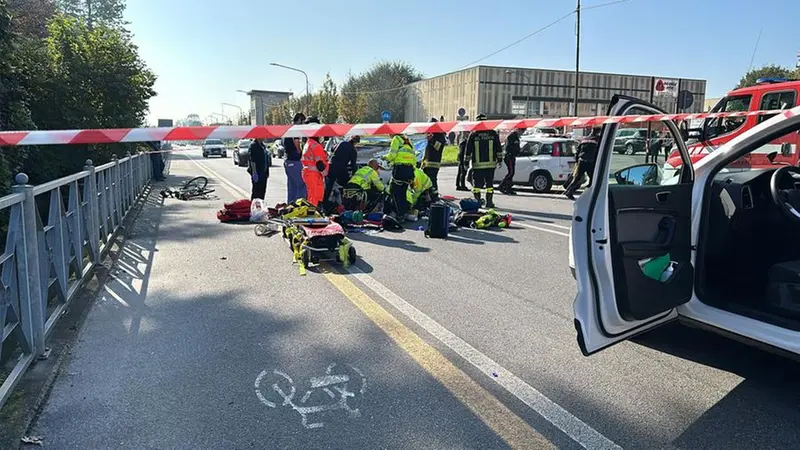 Lo scontro tra una bici e un'auto a Verolanuova