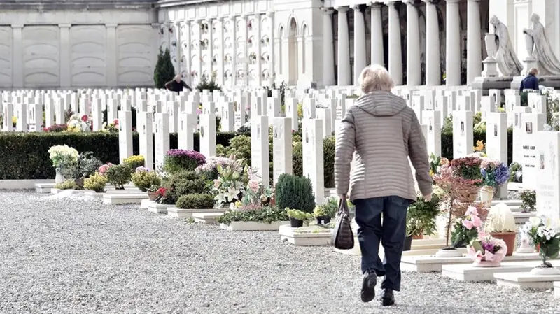 Visite nei cimiteri a Ognissanti - Foto © www.giornaledibrescia.it