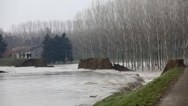 Lentigione frazione di Brescello in provincia di Reggio Emilia il punto in cui il fiume Enza ha rotto l'argine ed è esondato, 12 Dicembre 2017. ANSA/ELISABETTA BARACCHI