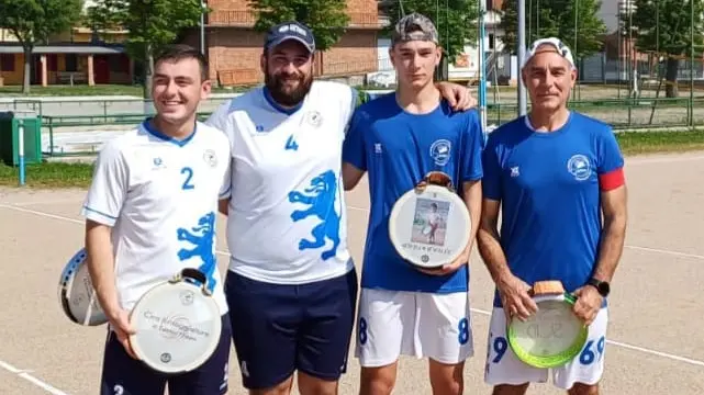 Da destra Tiberio con il figlio Christian, il nipote Fabio e l'altro figlio Diego - © www.giornaledibrescia.it