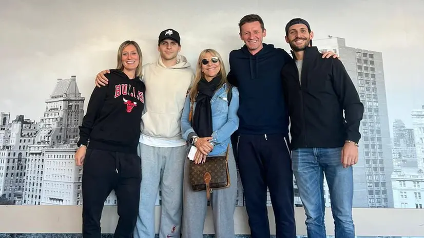 La famiglia Corradi ieri dopo l'arrivo al JFK di New York - © www.giornaledibrescia.it