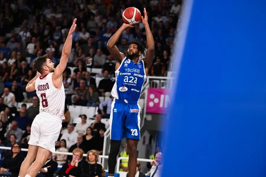 Basket, gli scatti di Germani-Trapani