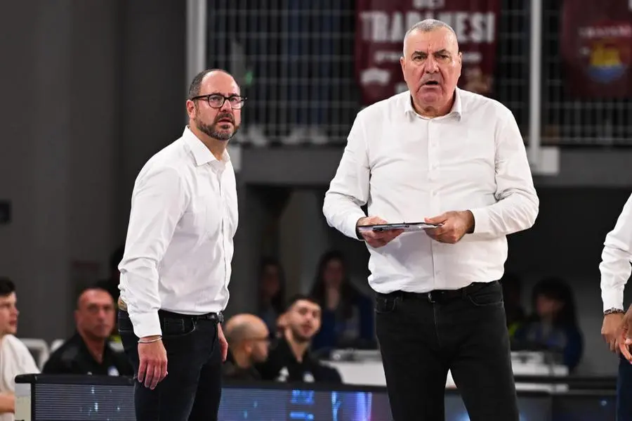 Basket, gli scatti di Germani-Trapani