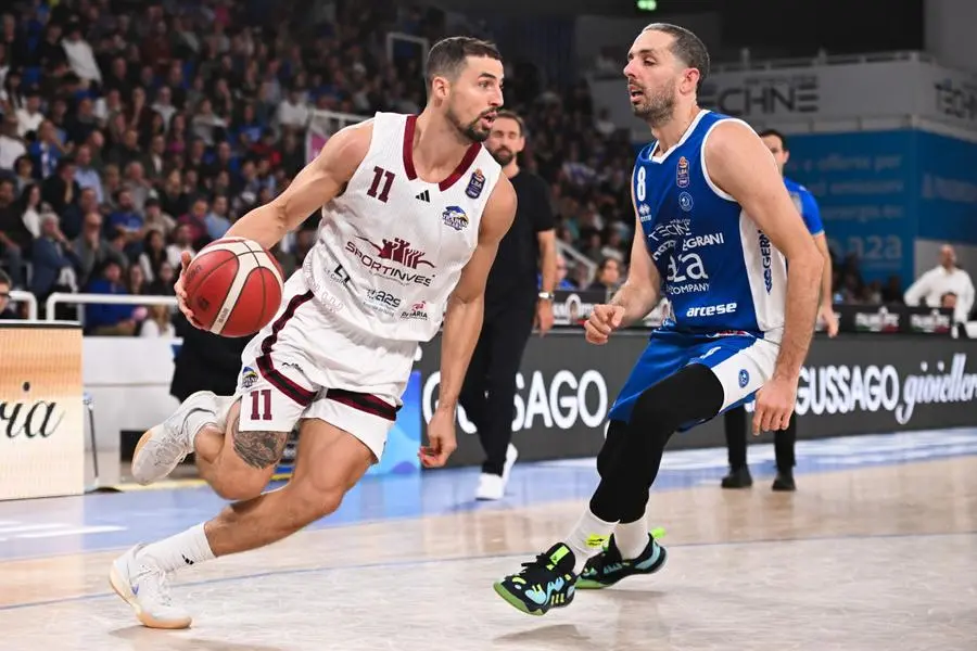 Basket, gli scatti di Germani-Trapani