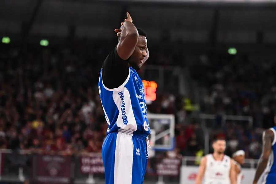 Basket, gli scatti di Germani-Trapani